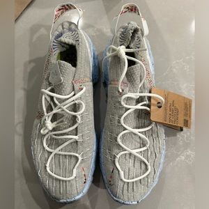 NIKE Space Hippie 04 SIZE 9.5 men's BRAND NEW